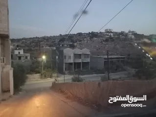  2 مخازن للايجار تبعد كيلو متر واحد عن شارع حيفا  بين اليامون والسيلة الحارثيه