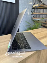  3 MacBook Air 13”  i5  RAM 8GB  SSD 128GB