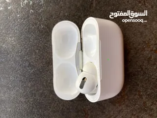  1 AirPods Pro بحالة ممتازة الشاحن مع سماعة يسار فقط