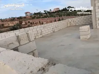  9 قطعة ارض مع بيت للبيع