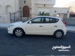  3 هيونداي I30 موديل 2012 لون أبيض لؤلؤي  قاطعه مسافه 89الف كم