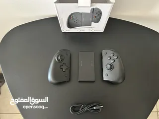  7 Nintendo Switch OLED with 2 nintendo PRO controllers