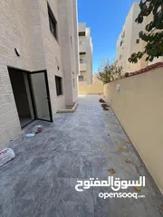  11 شقة ثالث مع روف في ضاحية الياسمين بتشطيب مميز