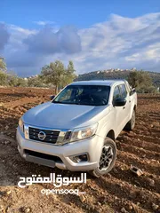  5 نيسان نفارا 2022اتومات 4x4  اصل برايفت   عداد 75000km اصلي  مفتا