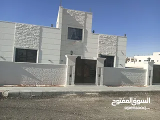  22 قطع اراضي المستنده الطبقه والمستنده موقع مميز لقطه 27500 يوجد فيلا بالبيضاء الأرض 500 البناء 240 متر