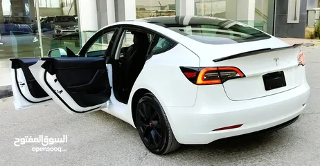  10 تيسلا 2022 model 3 فحص كامل 4 جـــيـــد بدون ملاحظات بودي (كرت ابيض) بحالة الوكالة بسعر لقطة ومحرووق