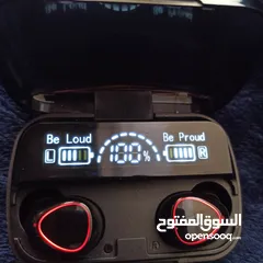 4 سمعات بلوتوث m10 تصميم انيق جدا  صوت نقي بتقنية 9D شاشة ديتجال لاظهار نسبة شحن السماعات والعلبة صوت