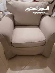  1 كنبة ايكيا مفردة للبيع بحالة الجديد