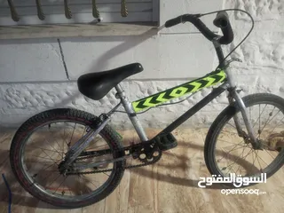  6 بسكليت مستعمل جنط 20 ممتاز بسعر الحرق مناسب لعمر 10 سنوات واكثر