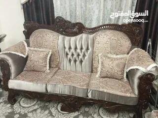  2 كنب بحالة الوكالة