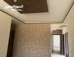  4 للبيع شقة دور ارضي في طبربور منطقه هادئه قريبة من المدارس والخدمات مع ترس 50 متر قريبا وموقف سيارة