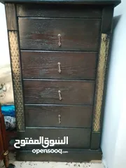  8 غرفة نوم بحالة ممتازة جدا استعمال عرسان نضيف للبيع بسبب السفر للبيع من دون فرشة تخت