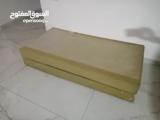  2 للبيع مستعمل فرشات  كلهم 15دينار القياسات في الصور