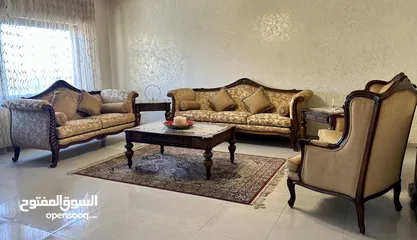  1 صالون 7 مقاعد خشب زان صولد بحالة ممتازة