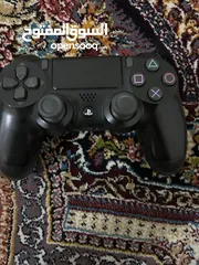  2 PS4 with 2 games and one controller without charger but with all cables