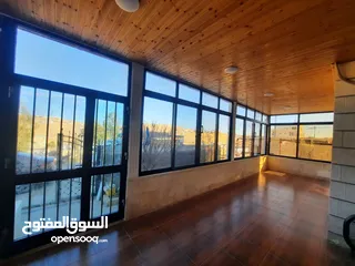  24 شبابيك المنيوم لون برونز زجاج برونز متوفر عدة مقاسات  بحال الوكاله