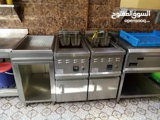  12 عدد مطعم كامله شبه جديده
