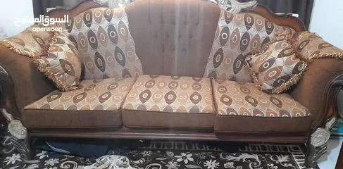  19 كنب + بوفيه للبيع بحاله جيده السعر 150