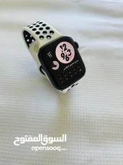  1 Apple watch Series 5 44M