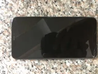  7 آيفون 11pro max التلفون نضيف جدا بس مغير بطاريه و الشاشه فيها شعر
