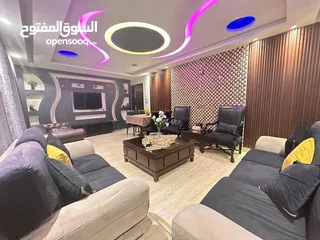  1 شقة مفروشة ( روف ) للايجار الشهري واليومي من المالك مباشر في شارع المدينة المنورة موقع حيوي