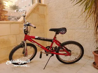  1 دراجة هوائية امريكي جنط 20 بحالة ممتازة