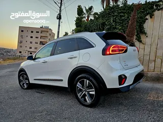  5 نيرو هايبرد 2022 Plug-in اعلى صنف مع فتحه فحص كامل كلين تايتل بسعر مغري جدا
