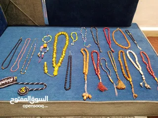  2 مسابح وعقود واطواق مشكله منوعه للبيع في اربد