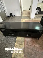  1 طاولة تلفزيون مستعملة من ماركة ZARA