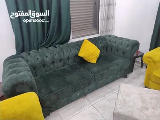  2 طقم كنب 7 مقاعد تفصيل ضغط 40 خشب لاتيه مستعمل استعمال بسيط وطقم كورنر للبيع
