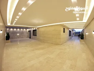  18 شقة ملوكية شبه ارضي مساحة 626م -داخلي 300م -حديقة 326م تشطيبات فلل-الحويطي-طريق المطار - رمضان اسكان