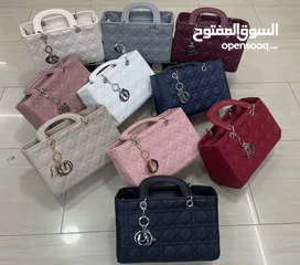  1 شُنط  ، كواليتي عاليه  نفس الصوره تماماً  احجام مختلفه ومناسبه لجميع الستايلات