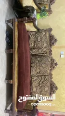  1 للبيع طقم كنب وطاوله سفره خشب لاتيه