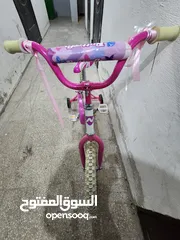  3 بسكليت أطفال لحد عمر 6 سنوات. السعر 35. الموقع خلدا