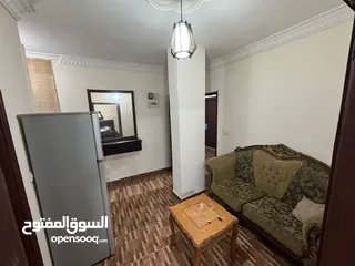  4 استديو مفروش مقابل جامعة العلوم التطبيقيه  ب 500 خلف مطعم الكلحة