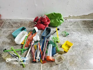  4 اقفاص واغراضهم