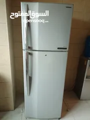  1 ثلاجه مستعمل انضيفه وشغاله