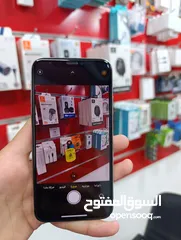  4 مستخدم نضيف iPhone XS