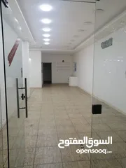  5 محل للايجار في جبل النصر مساحه 90 متر
