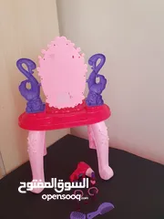  23 طاولة مكياج بنات عدد 2  Two girls' makeup tables