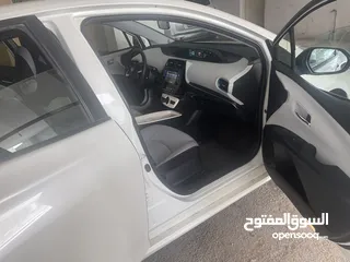  12 تويوتا بريوس موديل 2017.  فحص كامل  20000  كم فقط قابل لزياده بطاريه نكل مالك اول من الحره
