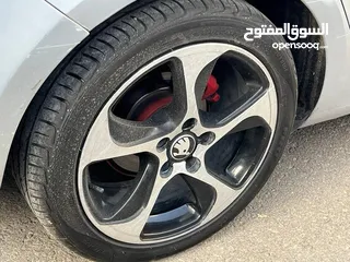  9 سكودا اوكتافيا صالون فحص نخب