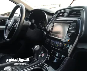  6 Nissan Maxima SV V6 3.5L Model 2018