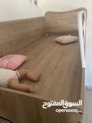  6 سرير طابقي مع مكتب و خزانة