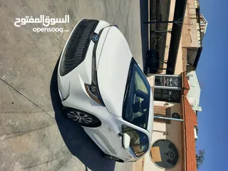  1 تويوتا كورولا وارد أمريكي بطاريه ليثيوم موديل 2021 لون ابيض