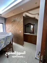  17 فيلا للبيع