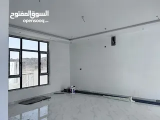  33 فيلا طابقين سمائل طوي النصف مربع 1 قريب من الشارع المرصوف مقابل الشارع العام ومستشفى سمائل الحديد