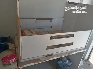  5 مقاعددراسيه +مكاتب