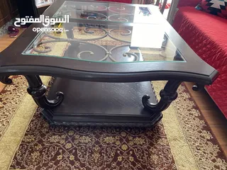  3 طاولة وسطية وطاولتين جانبيات، طقم حفر فاخر وثقيل مع زخرفة حديد وسطح زجاجي