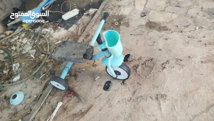  2 بسكليت اطفال مستعمل بحاجه لتثبيت المقعد